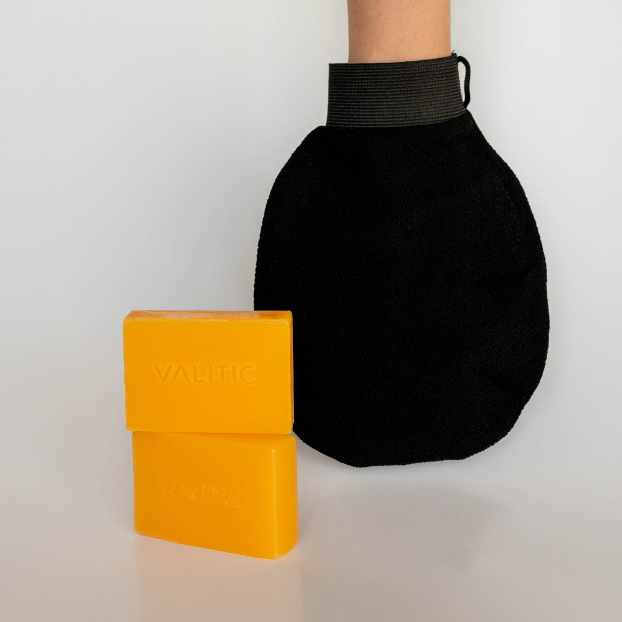 Kojic Acid Dark Spot Remover Soap Bar & Exfoliating Gloves
